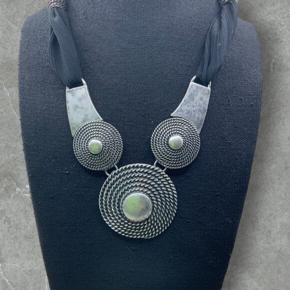 VCLM Vintage Rhinestone Antique Style Silver Tone BUNDLE Necklace - Picture 5 of 9